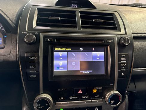 Used 2014 Toyota Camry SE FWD image 26