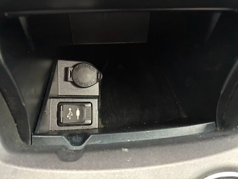 Used 2017 Toyota Camry SE image 23