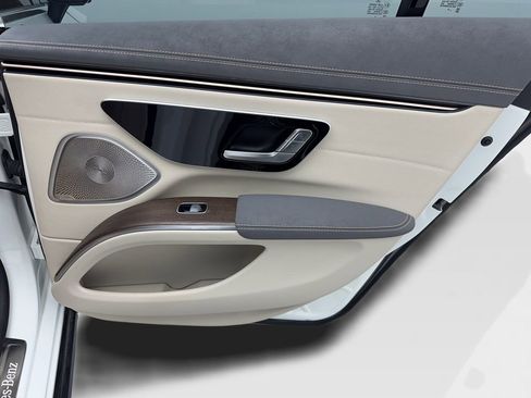 Used 2022 Mercedes-Benz EQS 450+ Sedan image 40