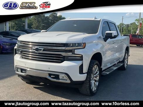 Used 2020 Chevrolet Silverado 1500 High Country w/ Technology Package AWD/4WD image 3