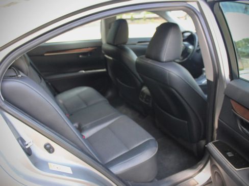 Used 2016 Lexus ES 350 w/ Navigation System Package FWD image 14