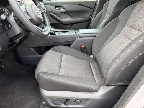Used 2024 Nissan Rogue SV FWD image 11