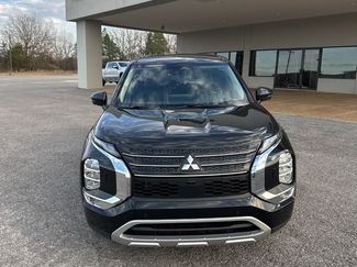 Used 2024 Mitsubishi Outlander SE video 2