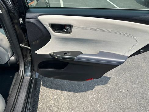 Used 2013 Toyota Avalon XLE Touring FWD image 16