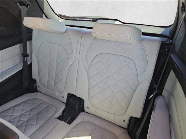 Used 2024 BMW X7 xDrive40i w/ M Sport Package AWD/4WD image 22