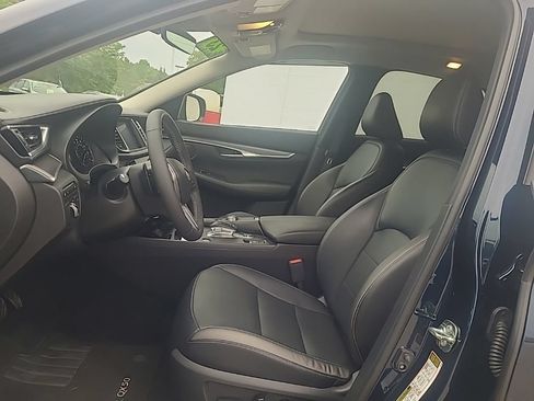 Used 2023 INFINITI QX50 Luxe AWD/4WD image 10