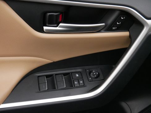 Certified 2025 Toyota RAV4 XLE Premium image 19