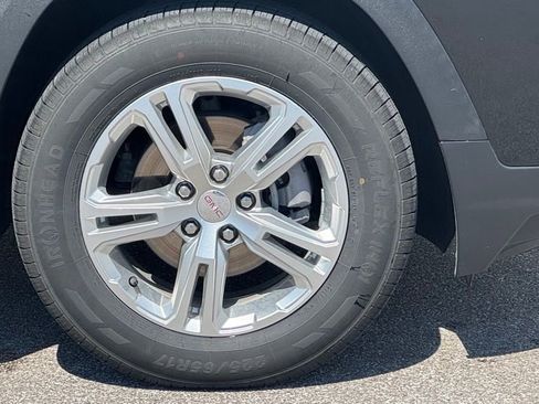 Used 2022 GMC Terrain SLE w/ Driver Convenience Package image 3