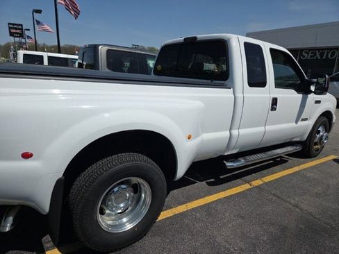 Used 2006 Ford F350 Lariat RWD image 3
