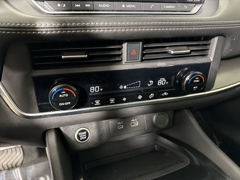 Certified 2023 Nissan Rogue SV image 9