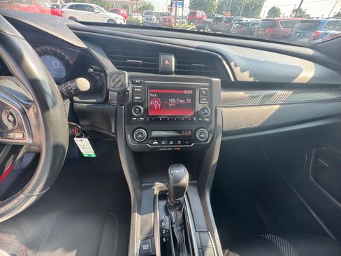 Used 2017 Honda Civic Sport image 5