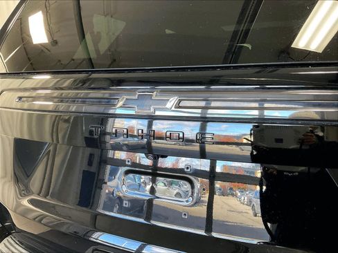 Used 2022 Chevrolet Tahoe Z71 w/ Luxury Package image 30