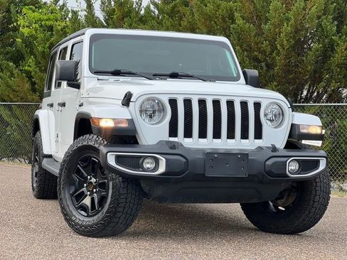 Used 2020 Jeep Wrangler Unlimited Sahara image 40