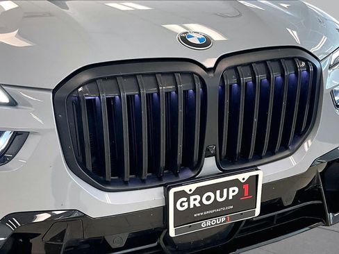 Used 2023 BMW X7 xDrive40i w/ M Sport Package AWD/4WD image 29