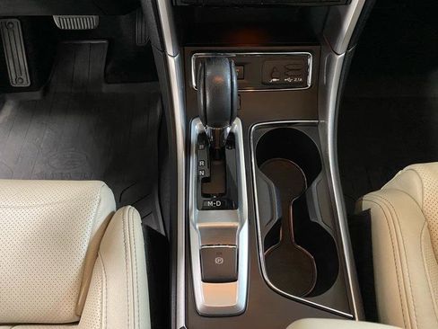 Used 2019 Subaru Ascent Limited AWD/4WD image 12
