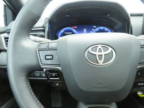 Used 2025 Toyota Camry XSE image 11