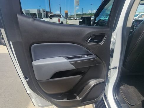 Used 2015 Chevrolet Colorado Z71 RWD image 16