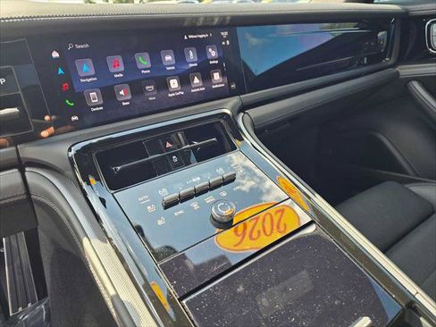 Used 2026 Porsche Panamera RWD image 28