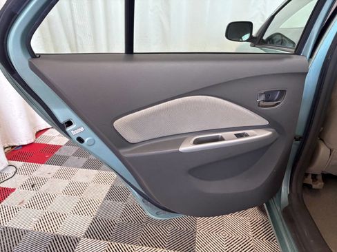 Used 2009 Toyota Yaris Sedan image 9