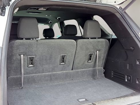 Used 2023 Chevrolet Traverse LT AWD/4WD image 5
