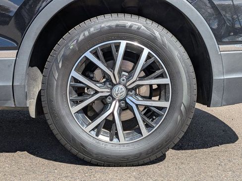 Used 2021 Volkswagen Tiguan SE w/ Panoramic Sunroof Package image 20
