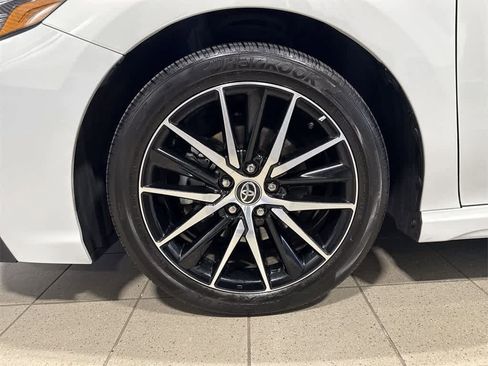 Used 2023 Toyota Camry SE image 10