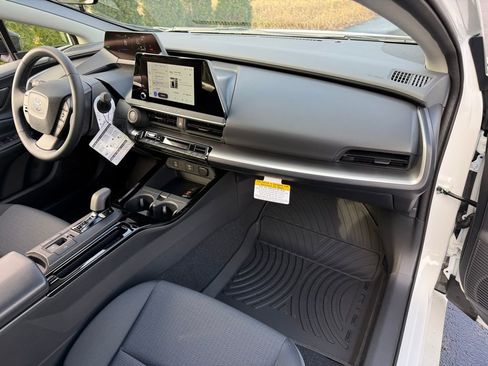 New 2026 Toyota Prius LE image 41