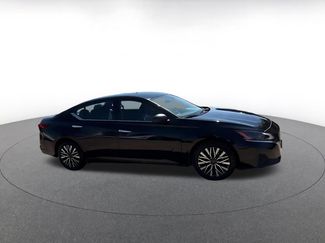 Used 2025 Nissan Altima 2.5 SV FWD video 2