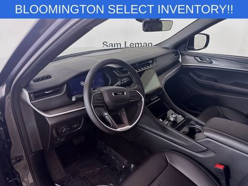 New 2025 Jeep Grand Cherokee Limited image 9