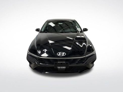 Used 2024 Hyundai Elantra SEL w/ Convenience Package image 12