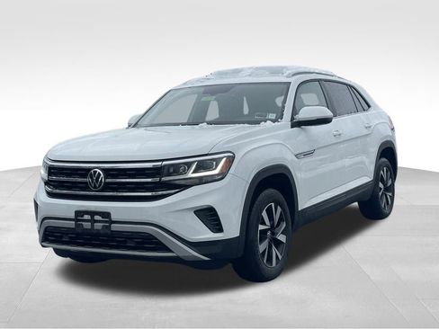 Used 2022 Volkswagen Atlas Cross Sport SE image 2