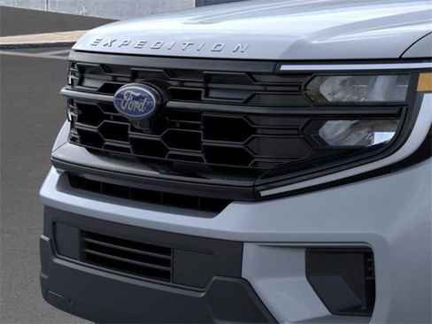 New 2025 Ford Expedition Max Active image 17