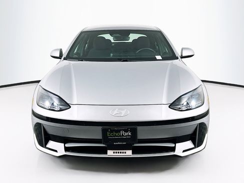 Used 2024 Hyundai Ioniq 6 SE RWD image 2