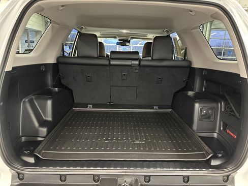 Used 2024 Toyota 4Runner TRD Off-Road Premium image 7