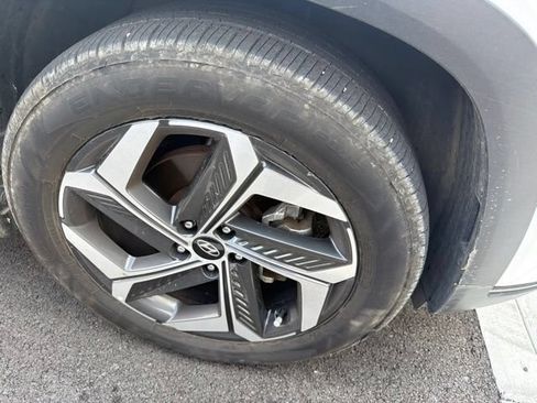 Used 2024 Hyundai Tucson Limited AWD/4WD image 16
