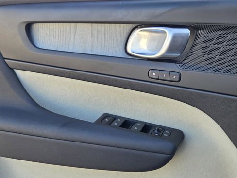 Used 2026 Volvo XC40 B5 Plus w/ Protection Package Premier image 21