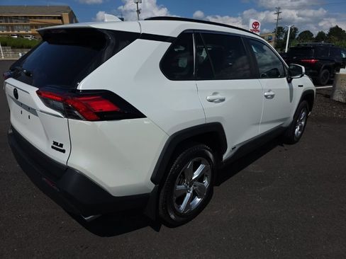 Certified 2021 Toyota RAV4 XLE Premium AWD/4WD image 8