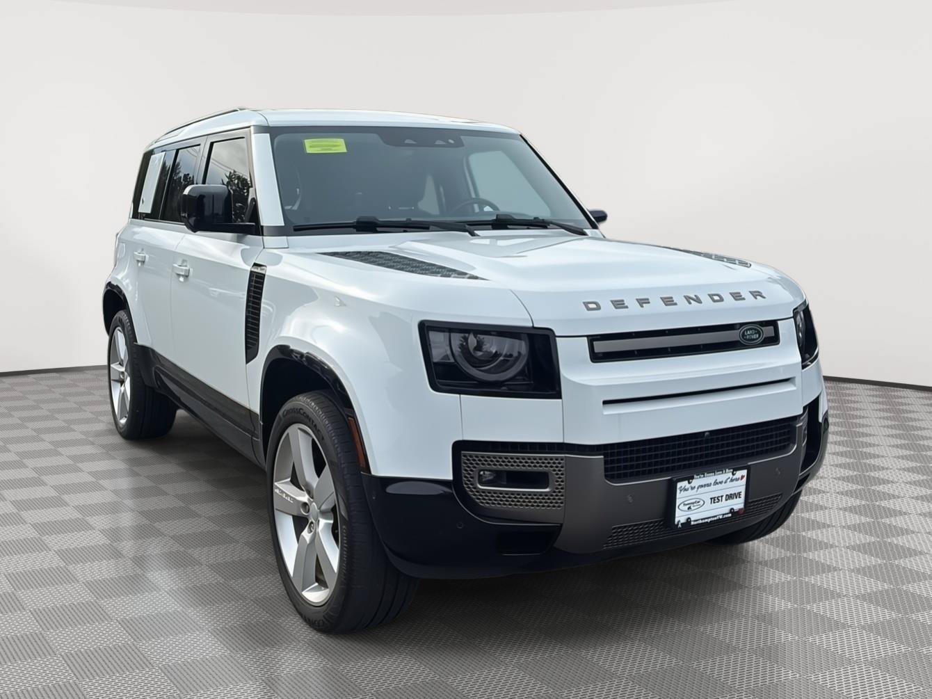 Used 2024 Land Rover Defender 110 X-Dynamic SE AWD/4WD image 3