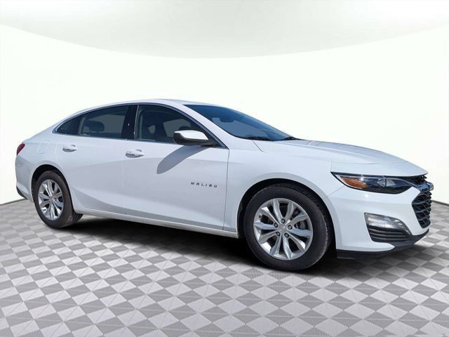Used 2025 Chevrolet Malibu LT FWD image 2