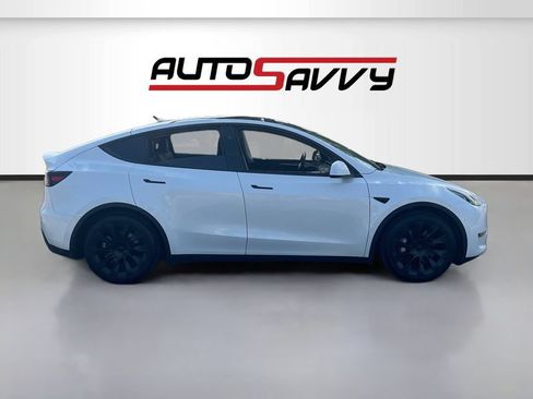 Used 2025 Tesla Model Y Long Range AWD/4WD image 8