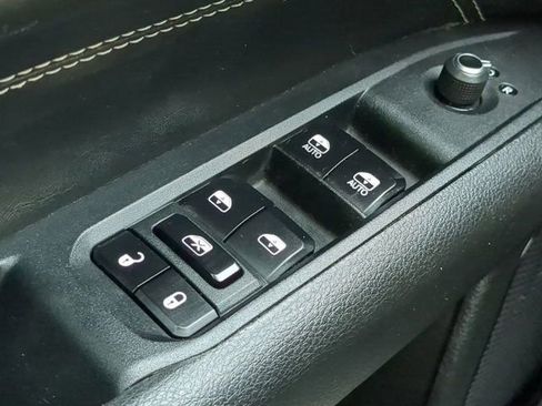 Used 2024 Jeep Compass Latitude image 21