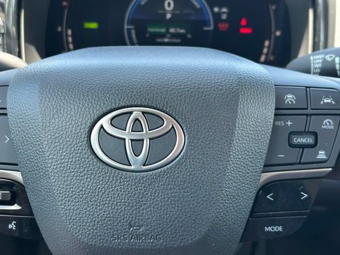 Used 2025 Toyota Camry LE w/ Convenience Package AWD/4WD image 37