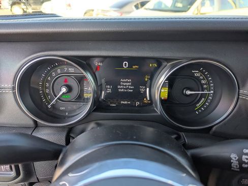 Used 2022 Jeep Wrangler Unlimited Sahara w/ Cold Weather Group image 20