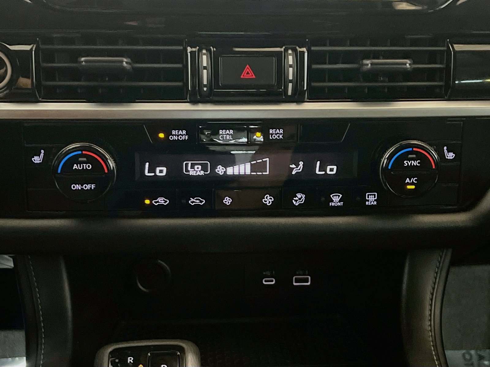 Used 2023 Nissan Pathfinder SV AWD/4WD image 11