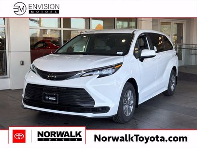 New 2026 Toyota Sienna LE