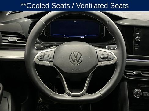 Used 2022 Volkswagen Taos SEL w/ Panoramic Sunroof Package AWD/4WD image 9