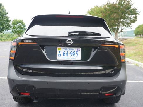 Used 2025 Nissan Kicks SV w/ SV Premium Package AWD/4WD image 6