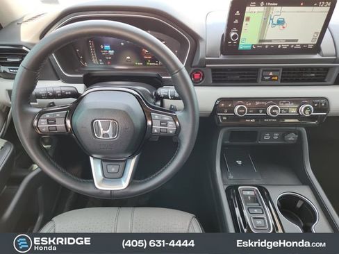 Used 2025 Honda Pilot Elite image 29