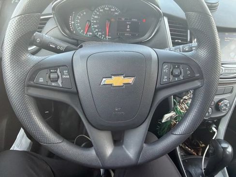 Used 2022 Chevrolet Trax LS w/ Tint and Cruise Package FWD image 12