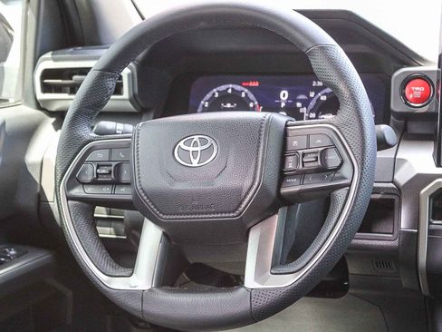Certified 2024 Toyota Tacoma TRD Off-Road AWD/4WD image 17